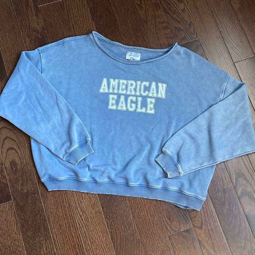 American Eagle Cropped Sweatshirt. Size‎ Small Women’s . Blue.